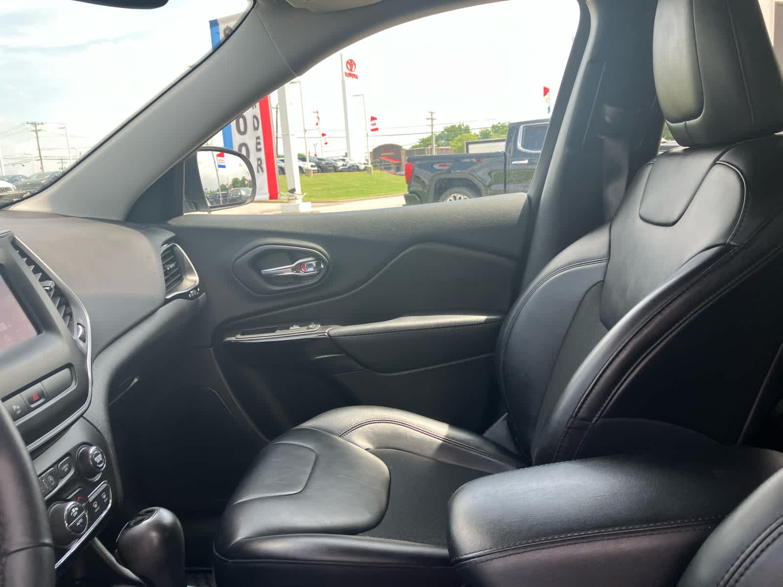 2020 Jeep Cherokee Altitude