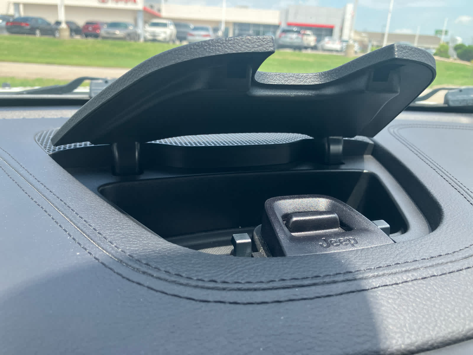 2020 Jeep Cherokee Altitude