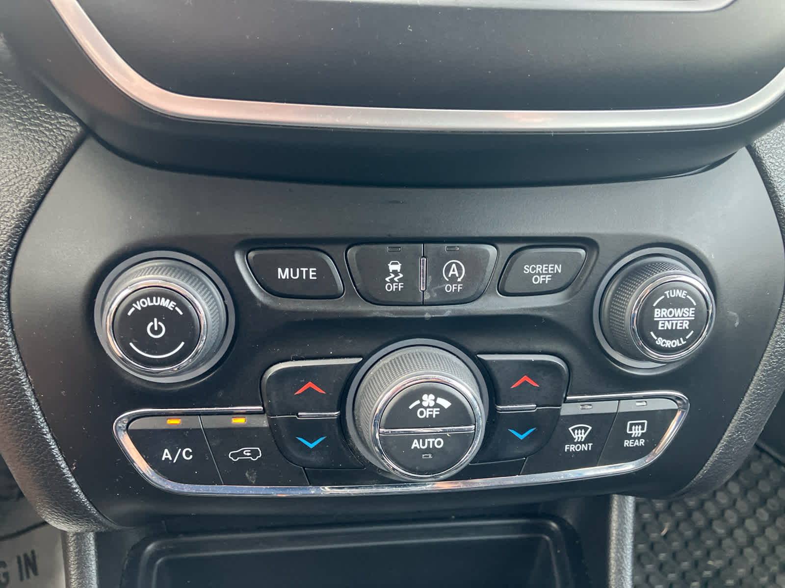 2020 Jeep Cherokee Altitude