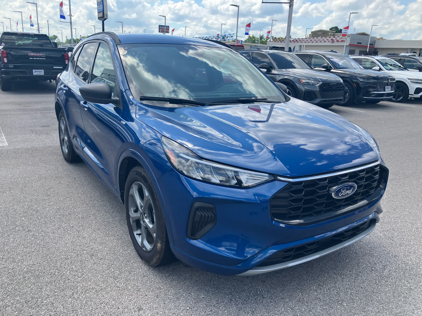 2023 Ford Escape ST-Line FWD Hybrid's photo