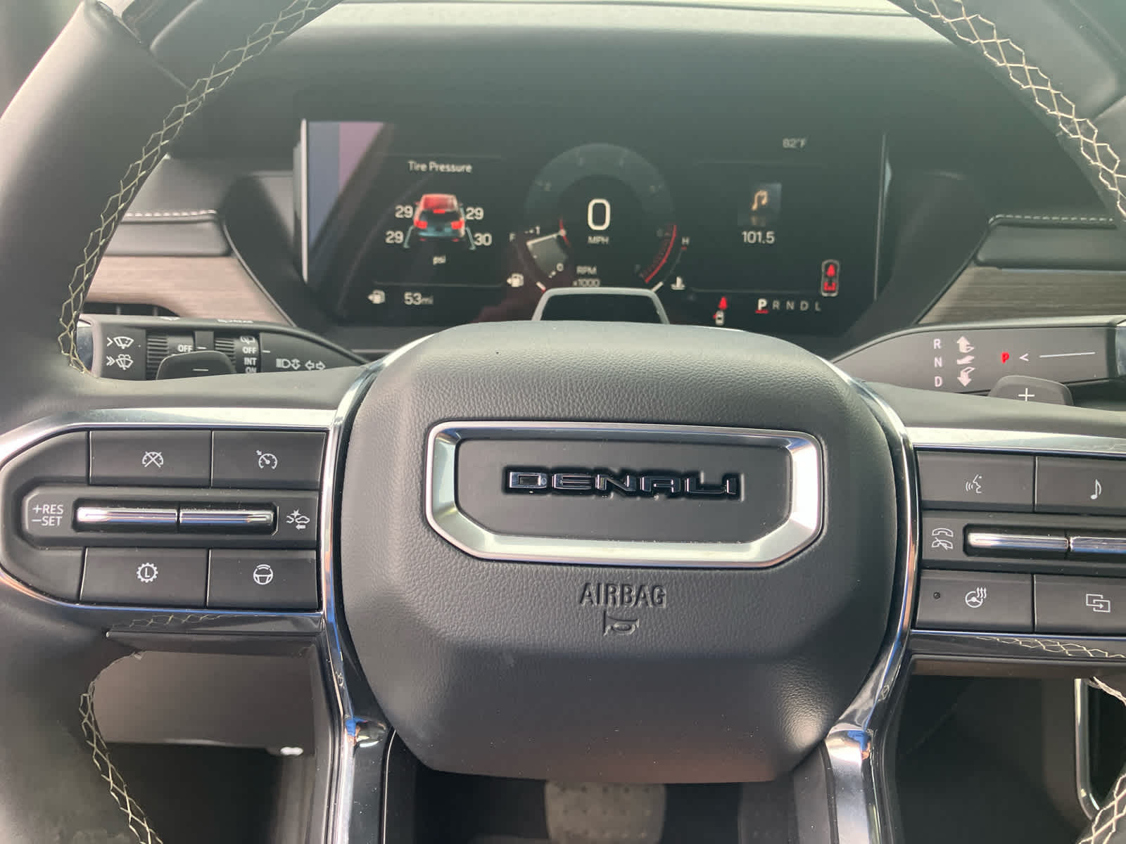 2025 GMC Acadia Denali