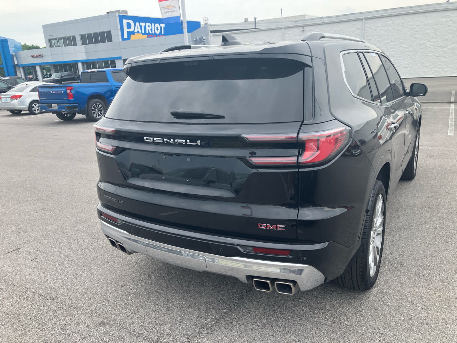 2025 GMC Acadia Denali
