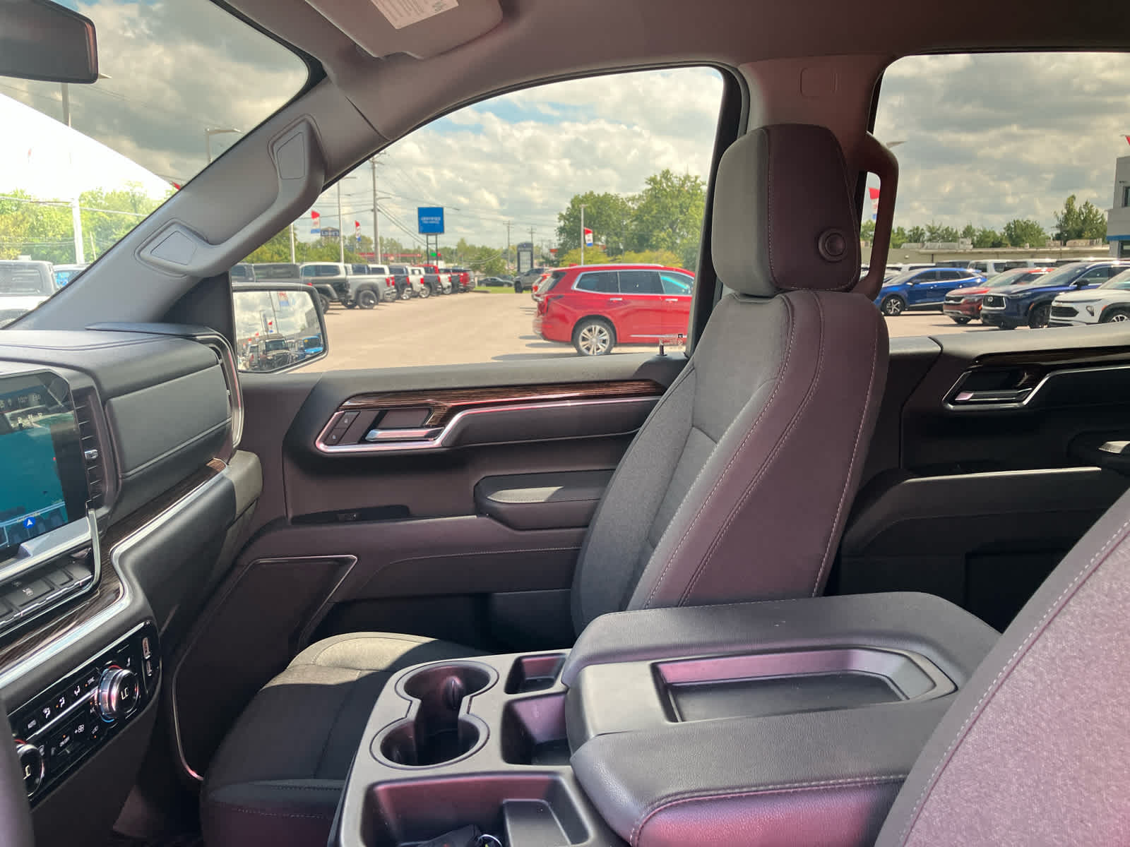2025 GMC Sierra 1500 SLE