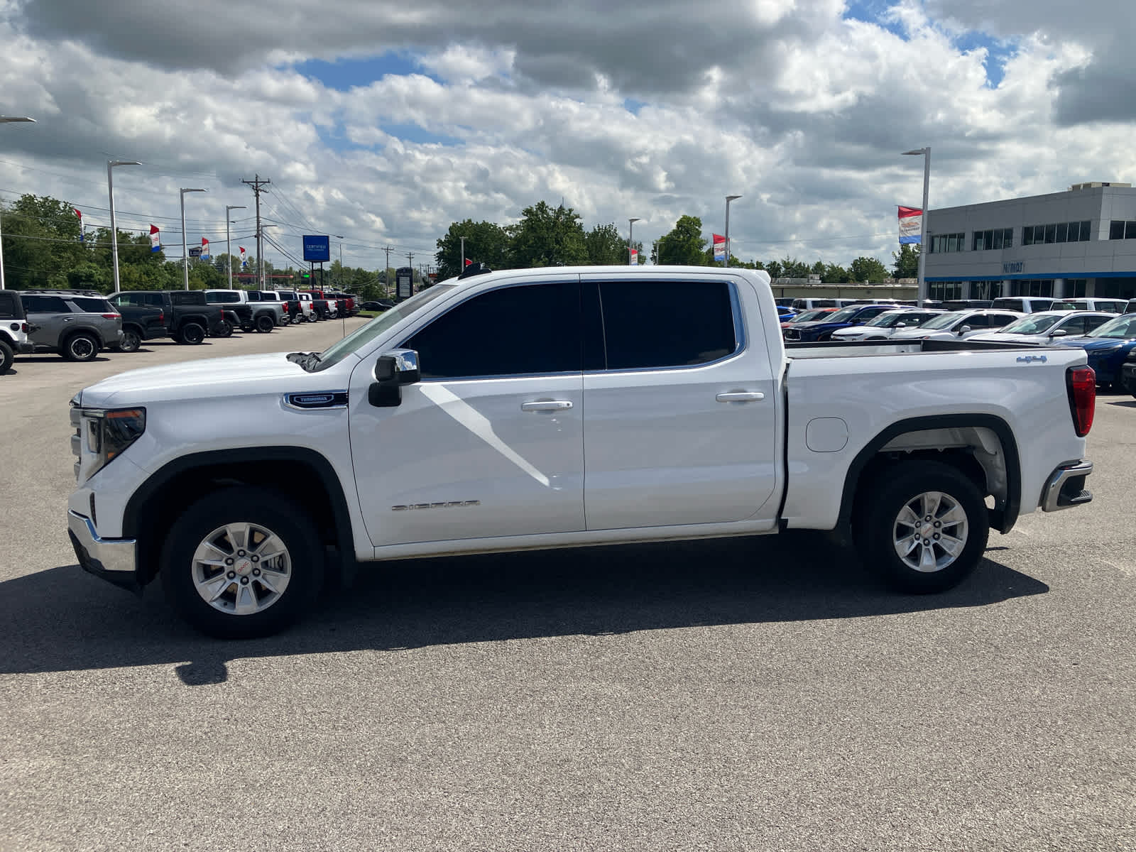2025 GMC Sierra 1500 SLE