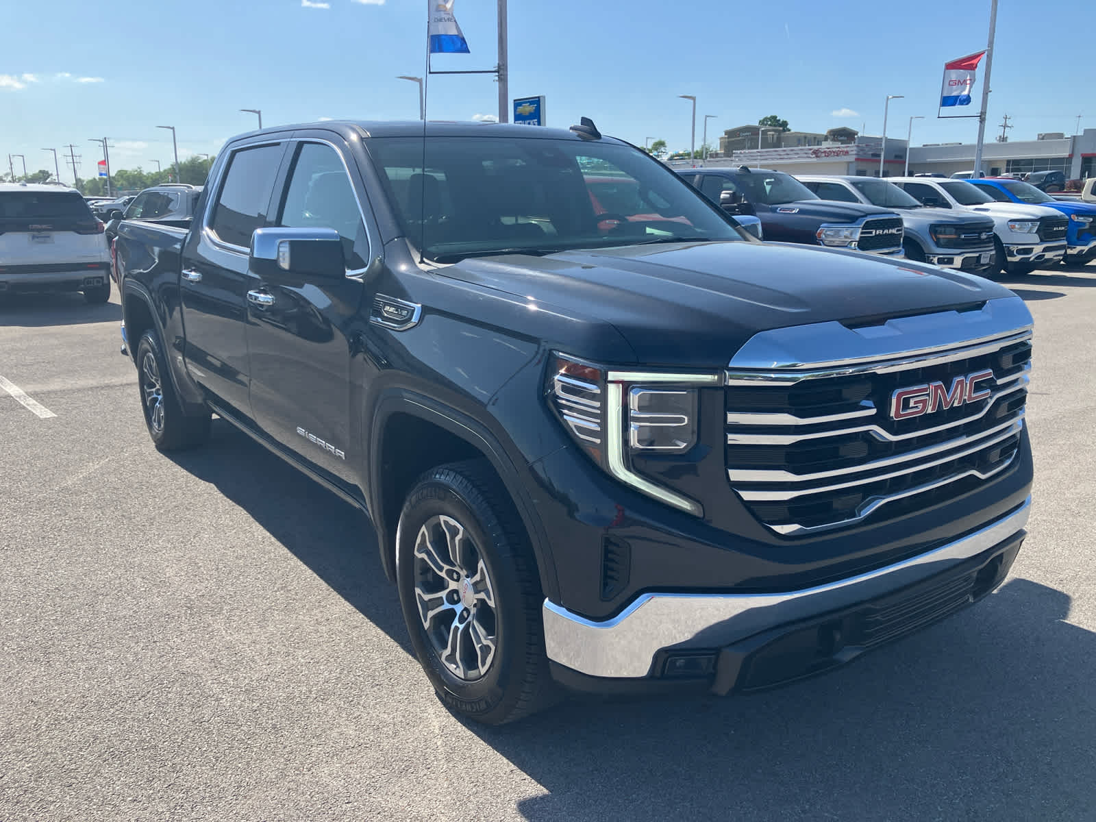 2024 GMC Sierra 1500 SLT
