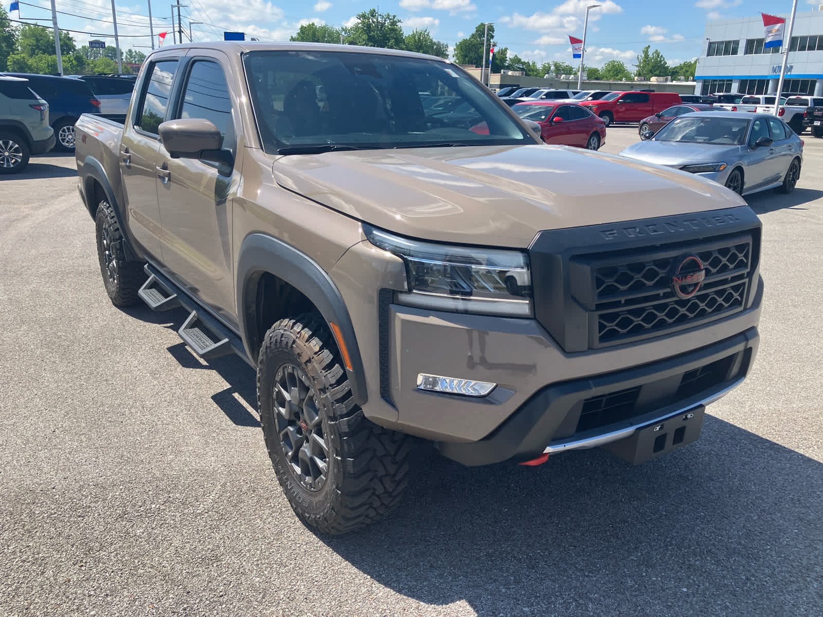 2023 Nissan Frontier PRO-4X Crew Cab 4X4's photo