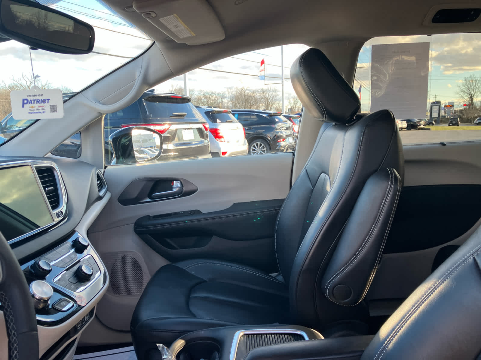 2024 Chrysler Pacifica Touring L