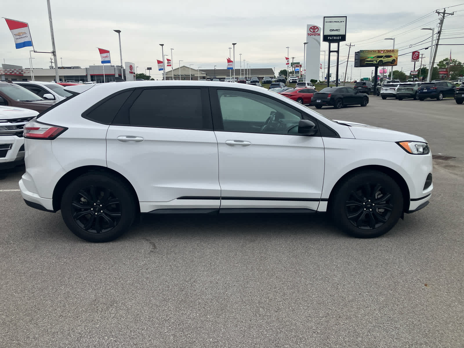 2022 Ford Edge SE