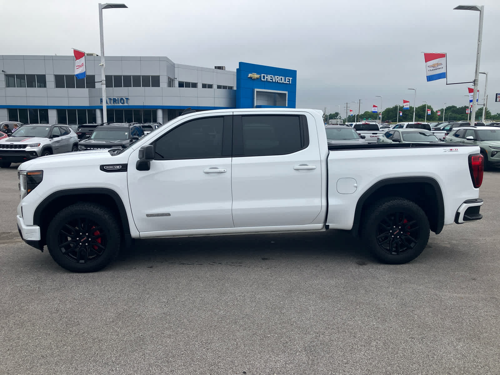2025 GMC Sierra 1500 Elevation