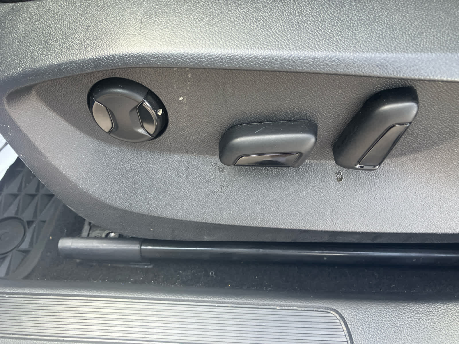 2025 Volkswagen Taos SE Black