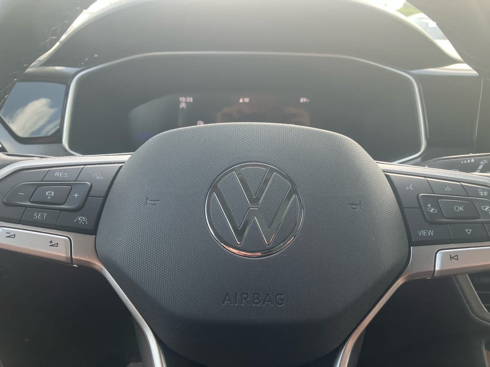 2025 Volkswagen Taos SE Black