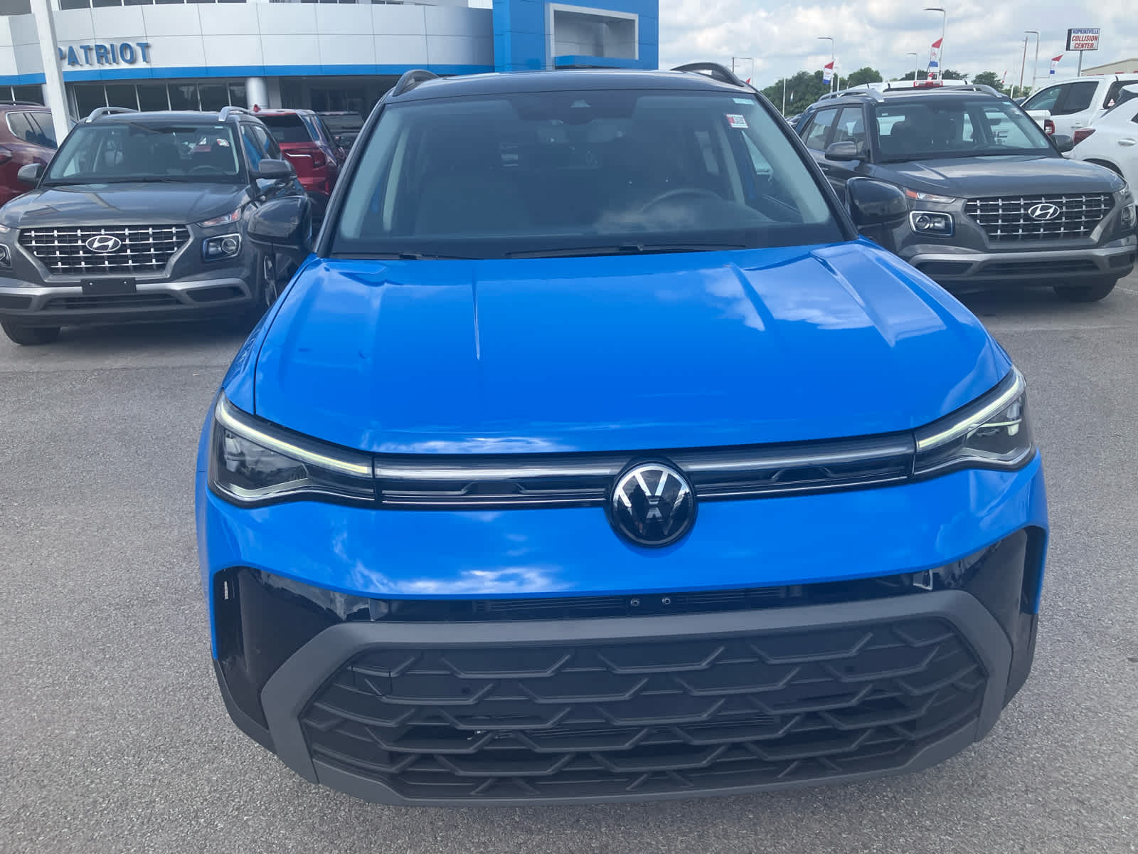 2025 Volkswagen Taos SE Black