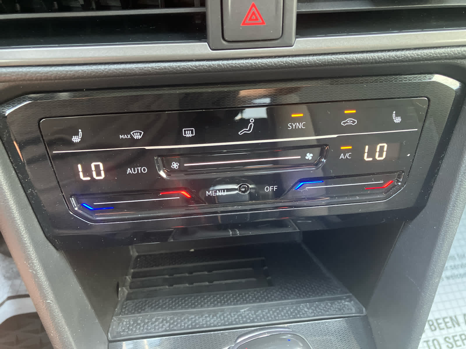 2025 Volkswagen Taos SE Black
