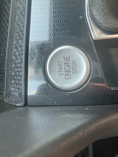 2025 Volkswagen Taos SE Black