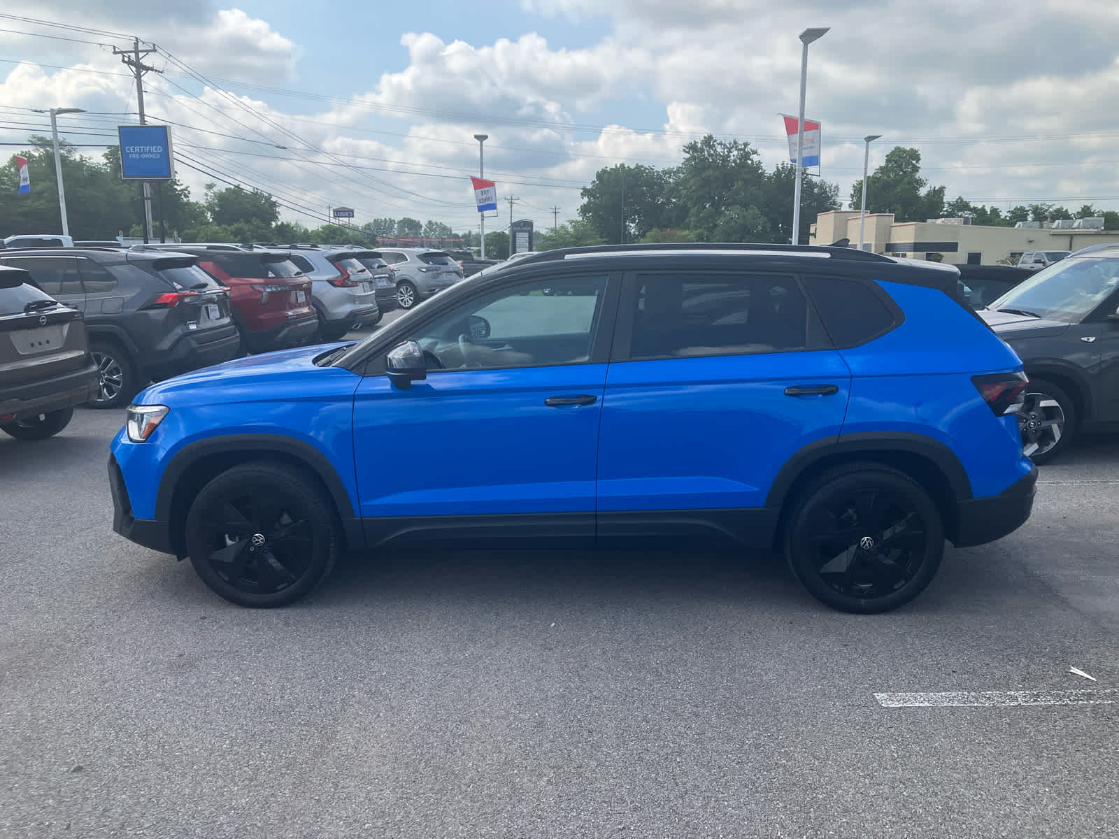 2025 Volkswagen Taos SE Black
