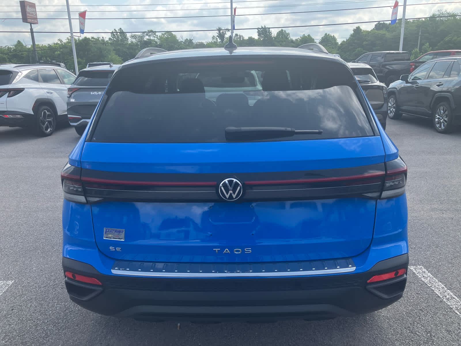2025 Volkswagen Taos SE Black