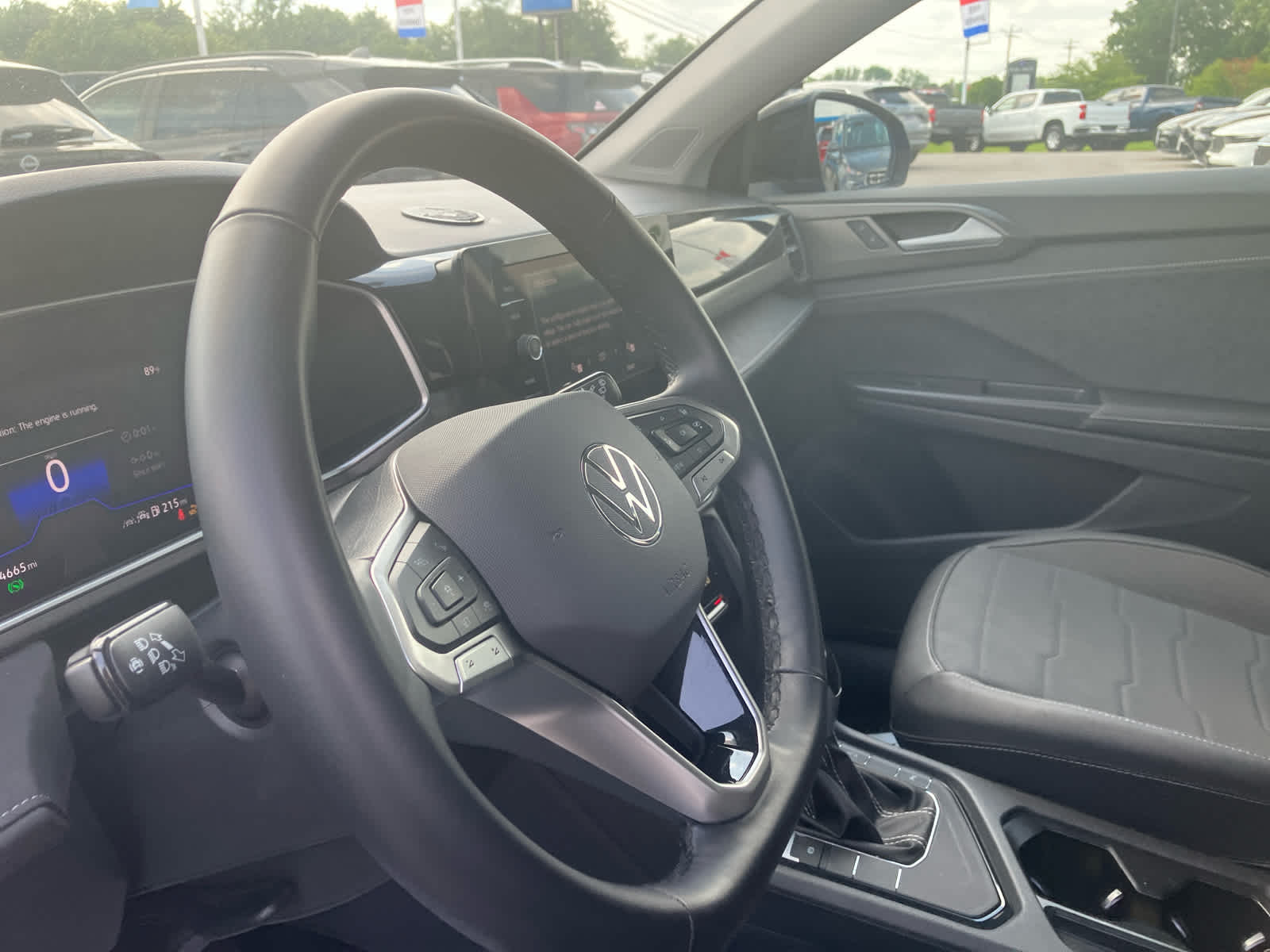 2025 Volkswagen Taos SE Black