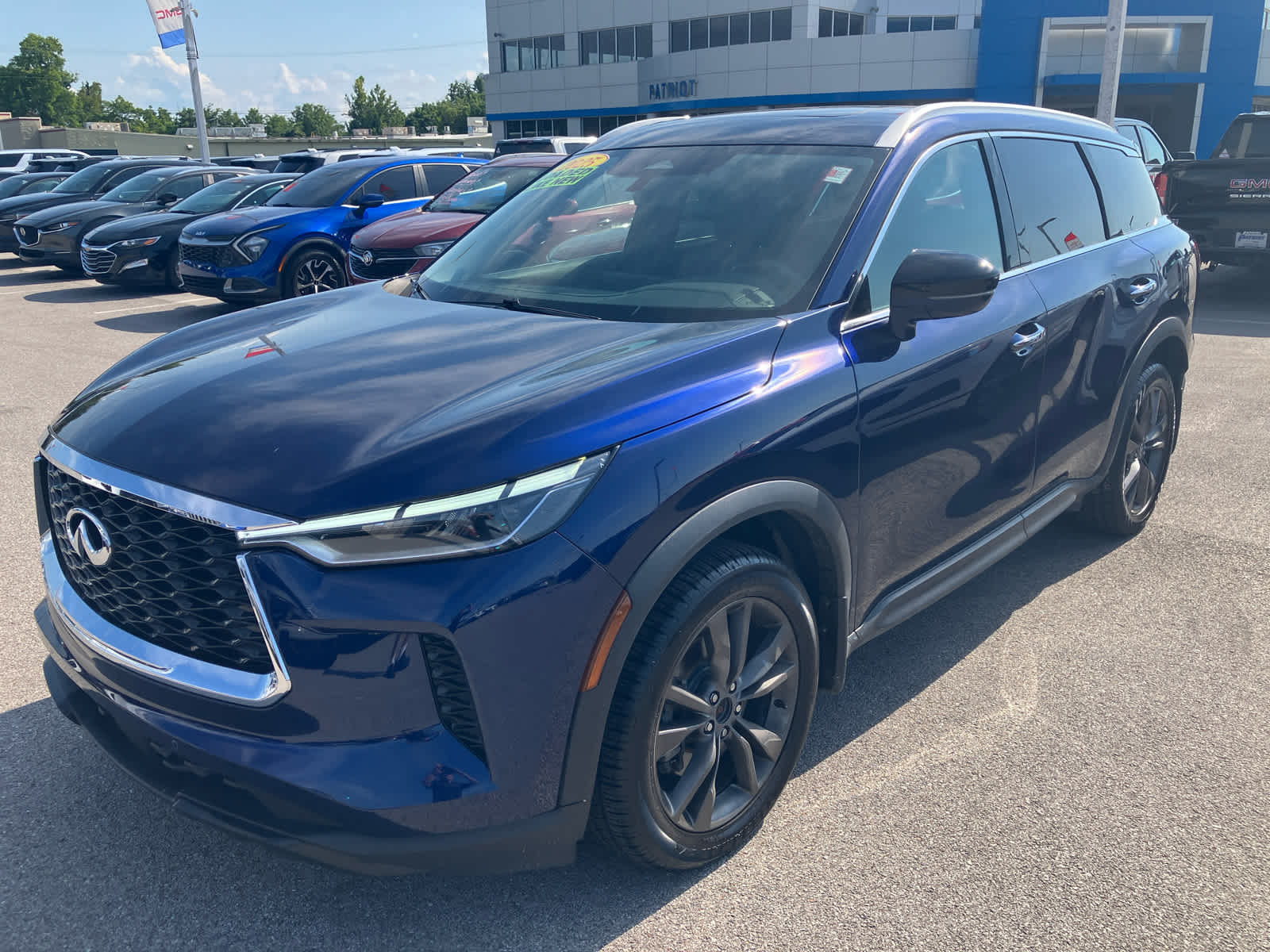2025 INFINITI QX60 LUXE
