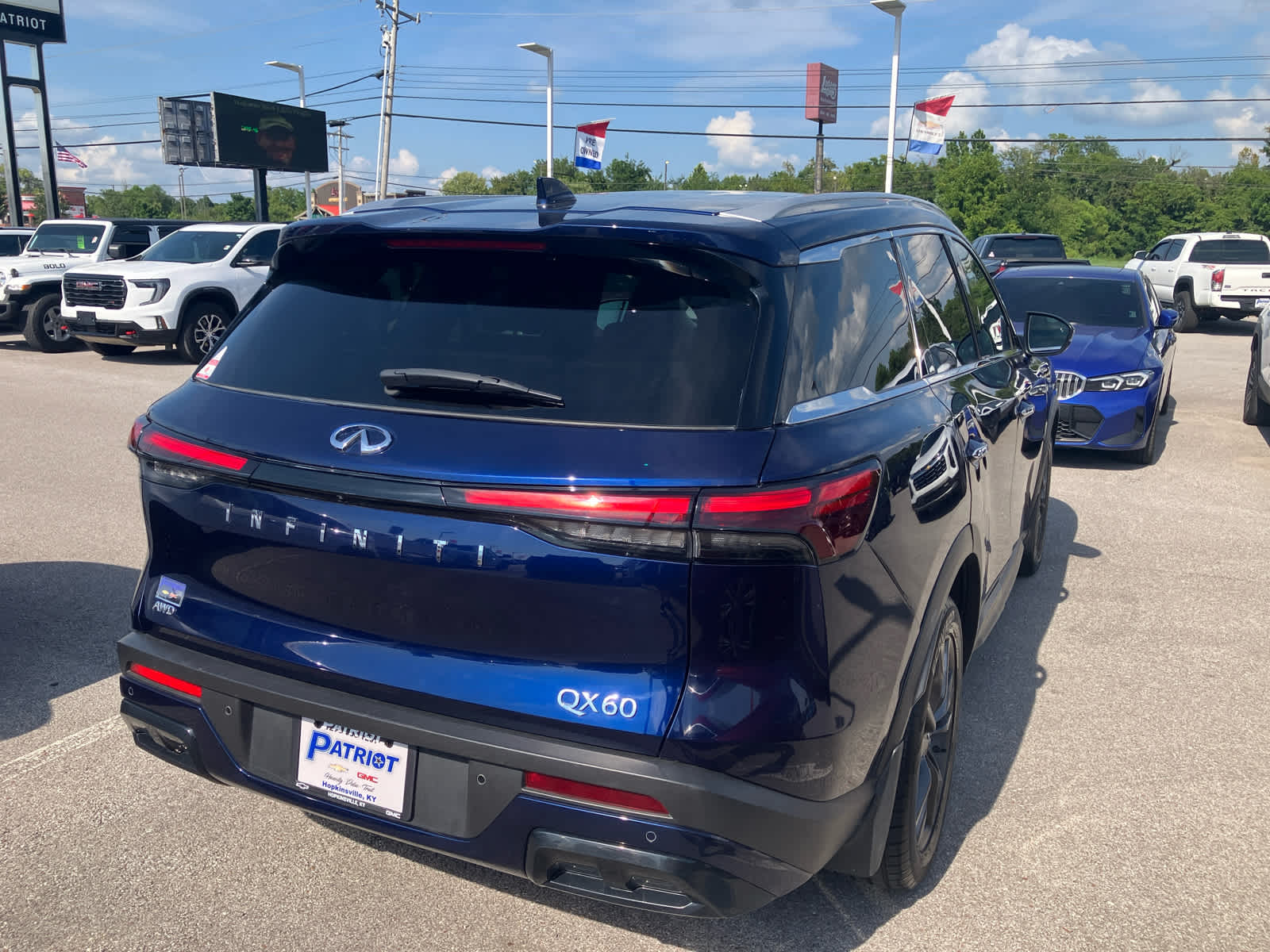 2025 INFINITI QX60 LUXE