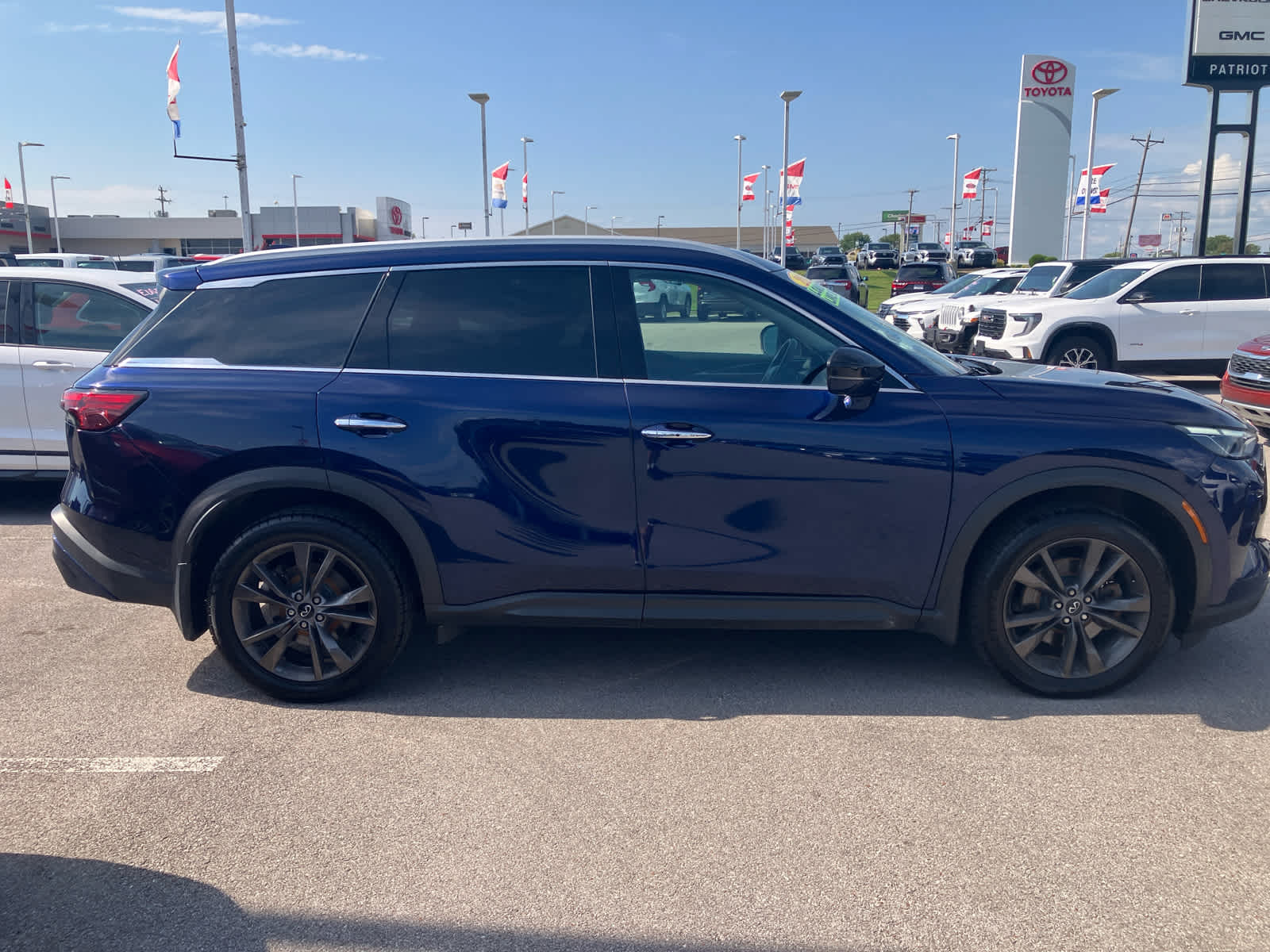 2025 INFINITI QX60 LUXE