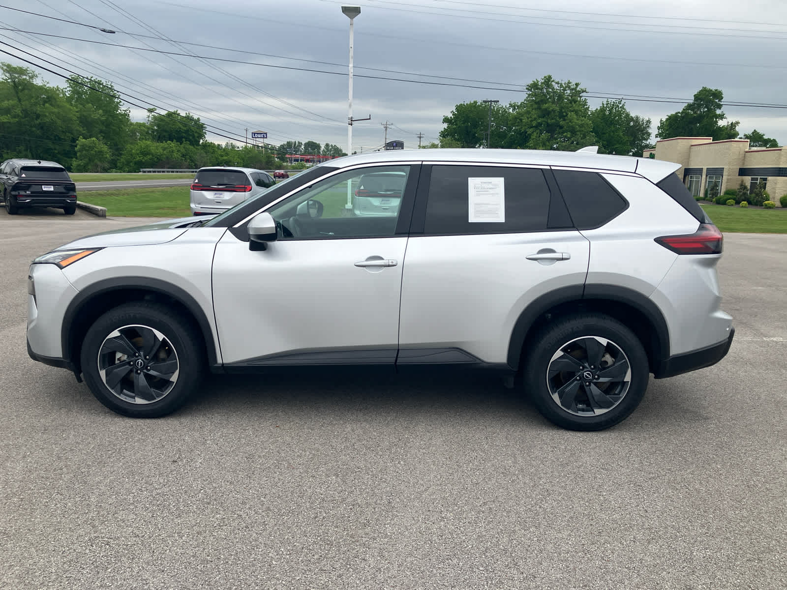2025 Nissan Rogue SV