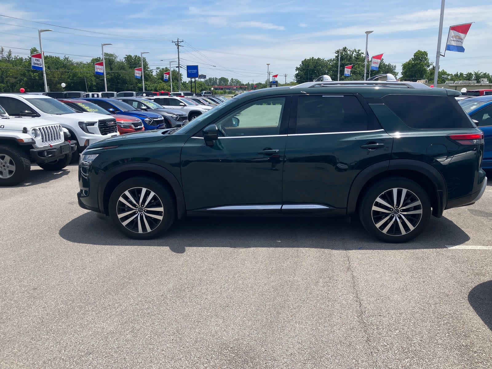 2024 Nissan Pathfinder Platinum