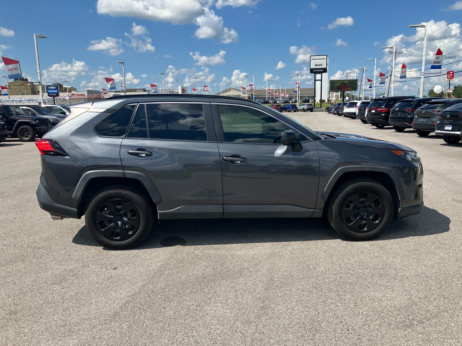 2020 Toyota RAV4 LE
