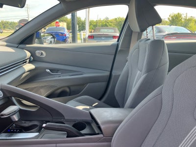 2024 Hyundai Elantra SE