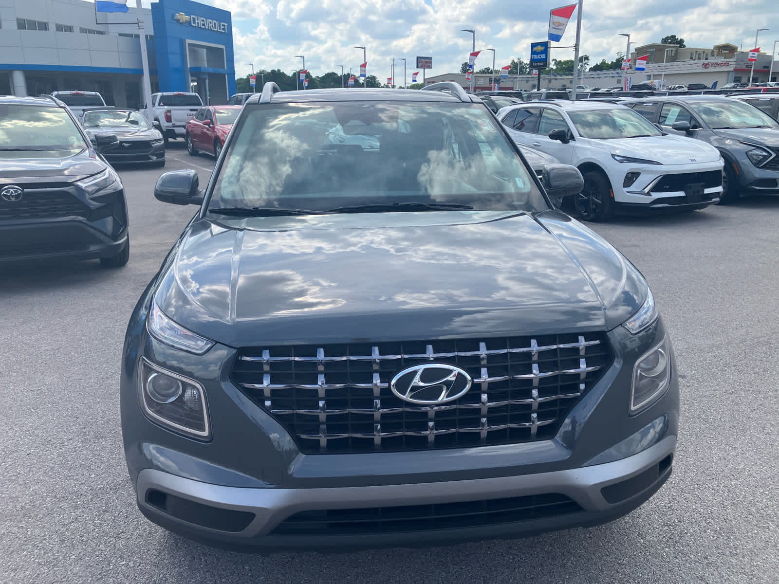 Used 2025 Hyundai Venue SEL with VIN KMHRC8A37SU354823 for sale in Hopkinsville, KY