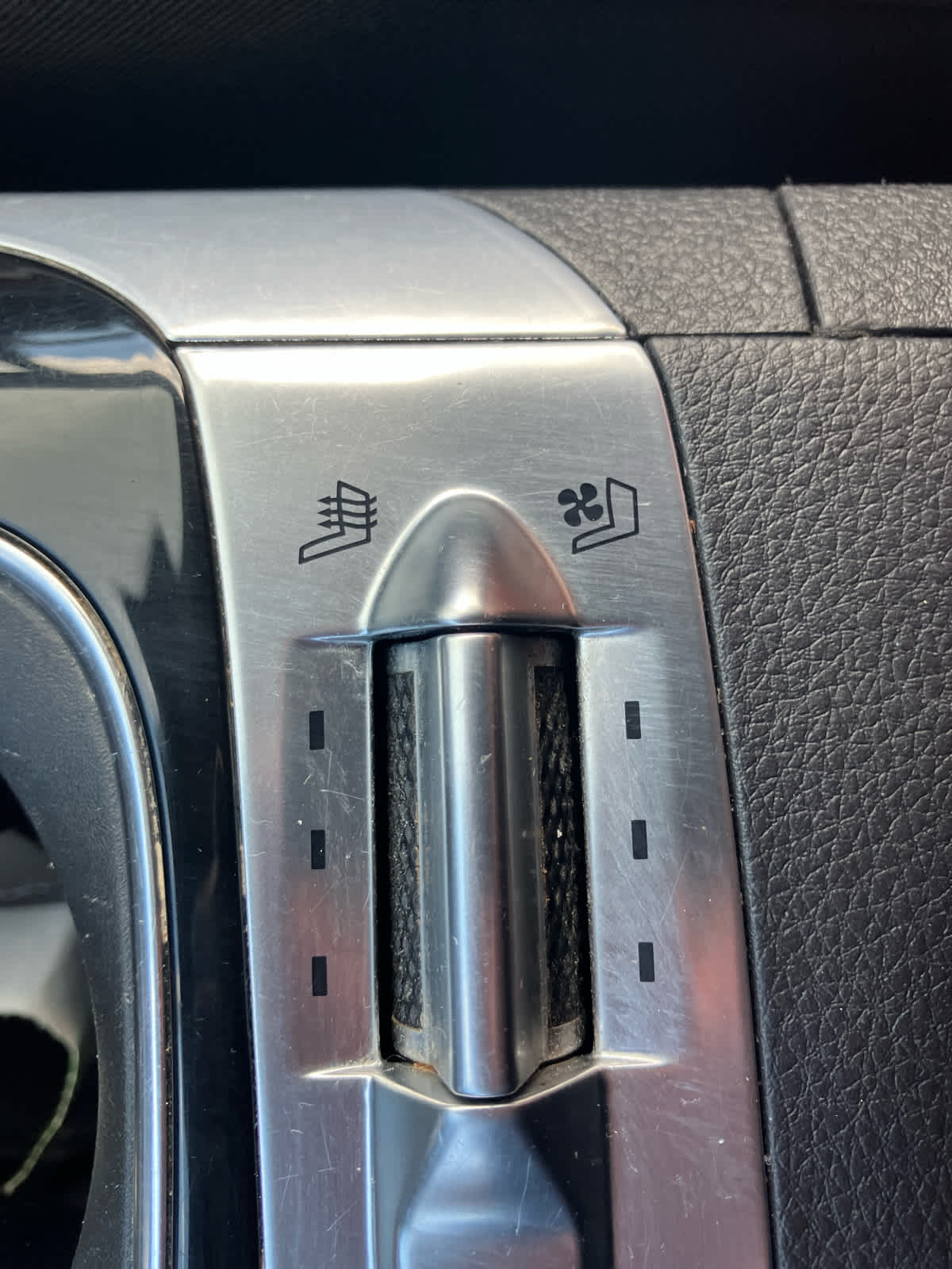 2023 Kia Carnival SX