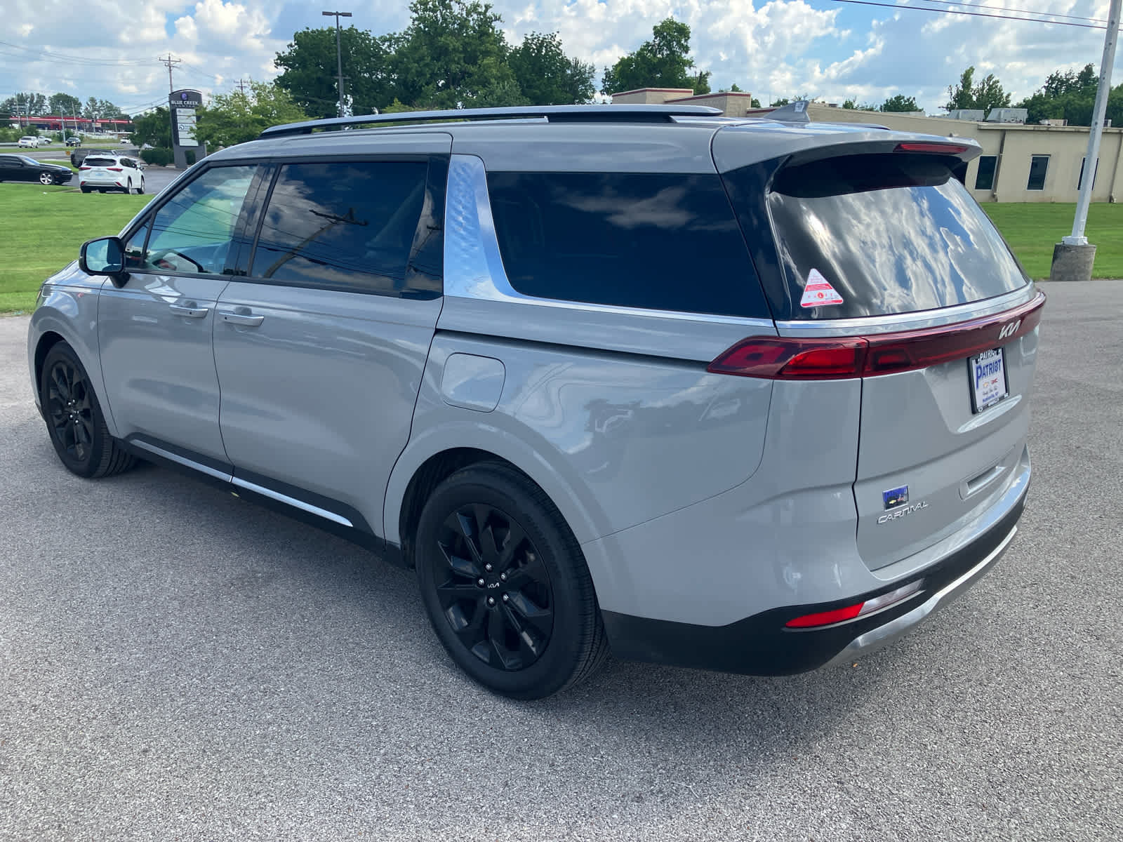 2023 Kia Carnival SX