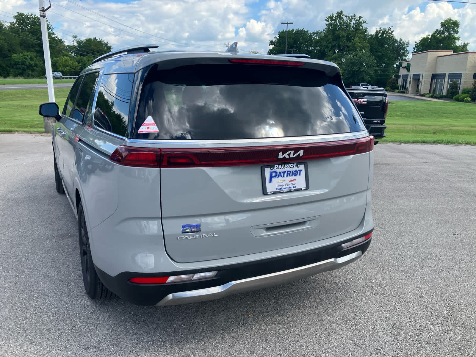 2023 Kia Carnival SX