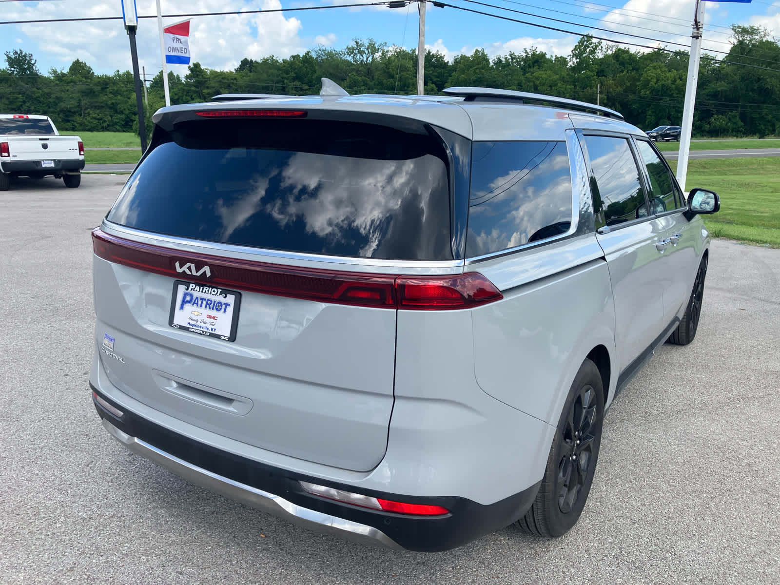 2023 Kia Carnival SX