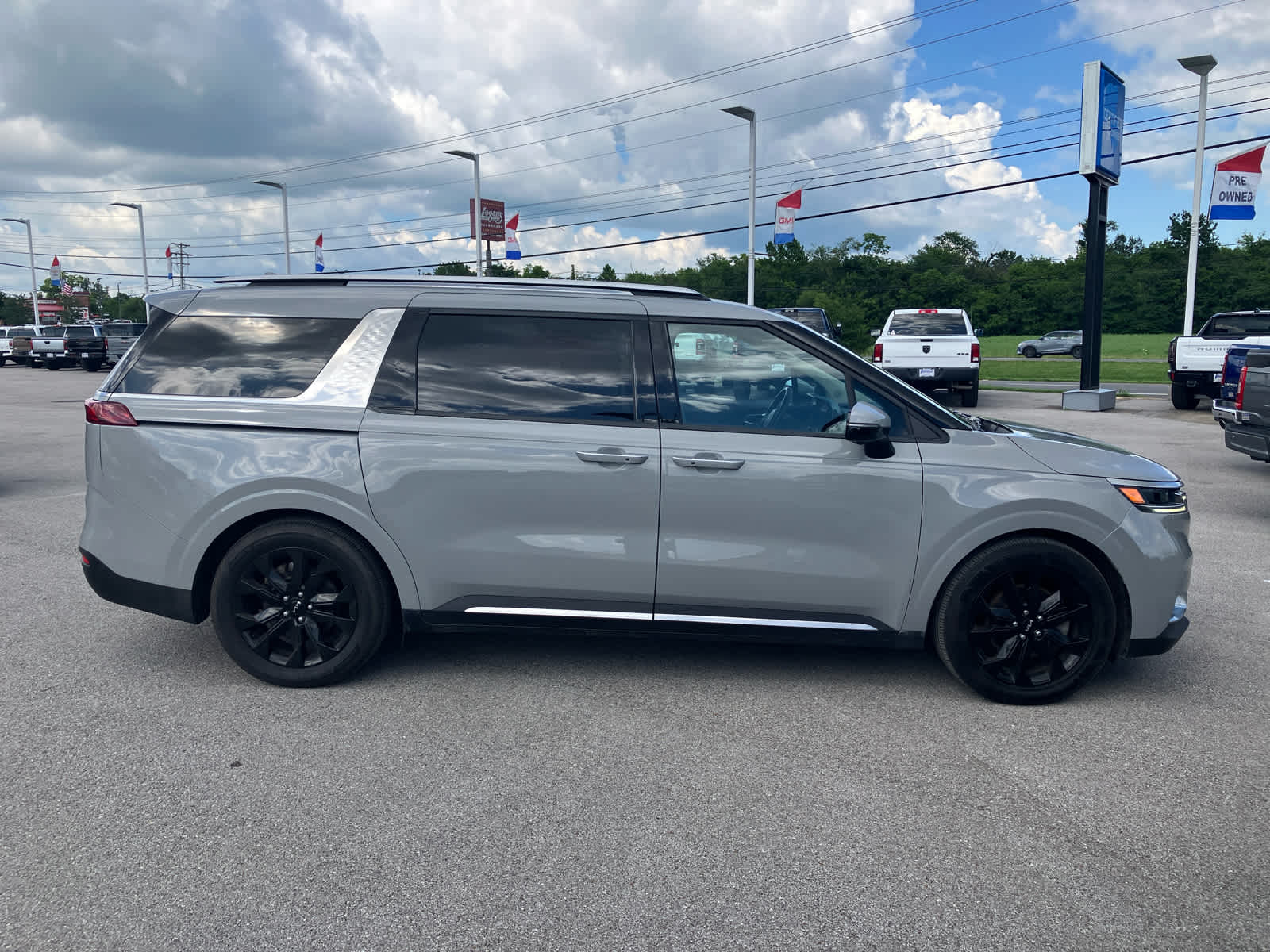 2023 Kia Carnival SX